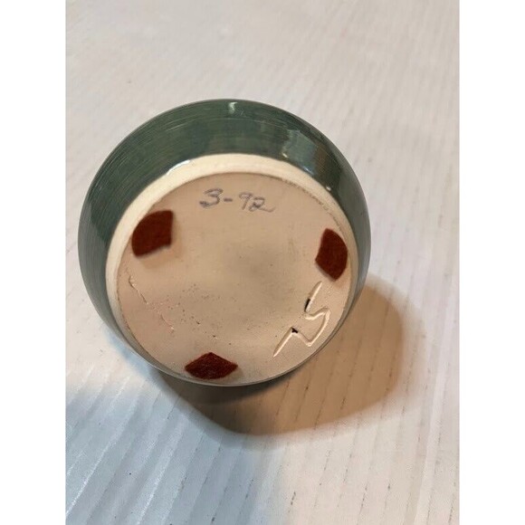 Vintage 1992 Traditional Ceylodon Green 4" Tall Teardrop Shape Ceramic Bud Vase - Picture 2 of 3